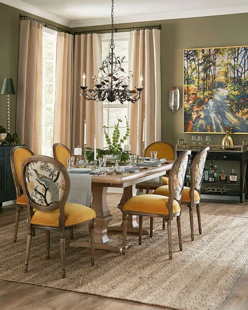Decorating with jewel tones in dining room