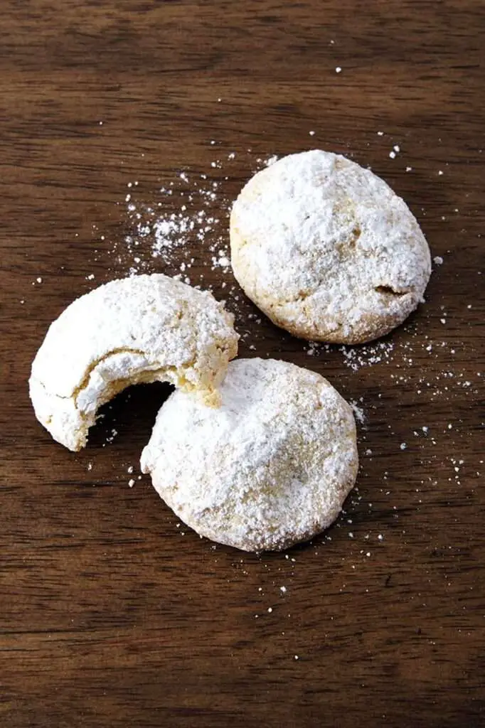Vanilla cloud cookie recipe for the holidays