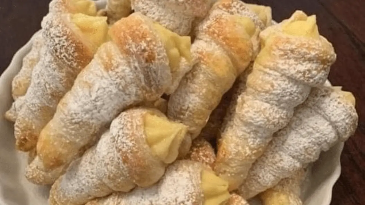 Italian Cream Stuffed Cannoncini Recipe